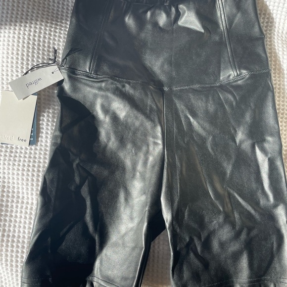 Wilfred Black Women's Bike Shorts - Picture 2 of 3